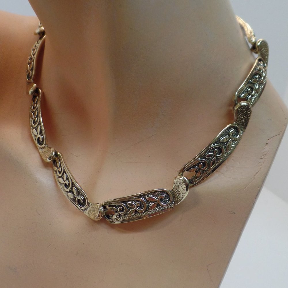 SELINI VINTAGE INTRICATE DETAILING GOLD TONE CHOKER NECKLACE 14"